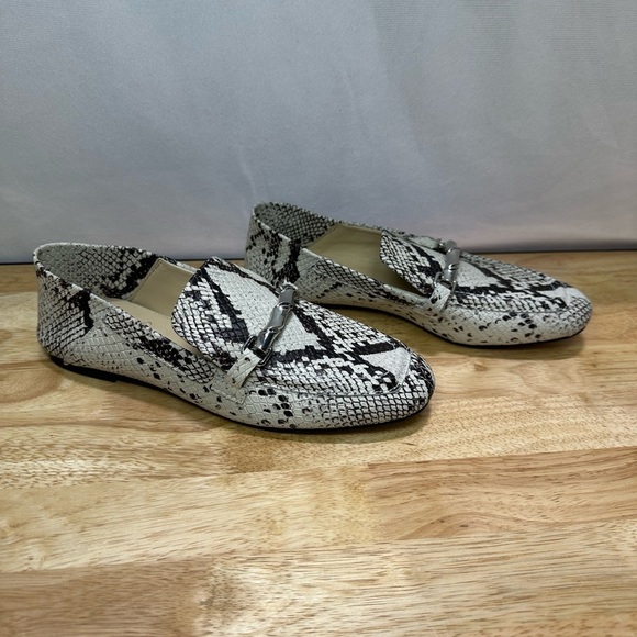 New Vince Camuto Perenna Seashell Multi Tucson Leather Snake Loafers Size 5.5 - Picture 3 of 5
